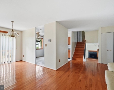 6251 Parallel Lane - Photo Thumbnail 11