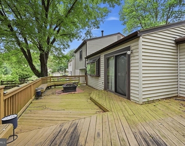 6251 Parallel Lane - Photo Thumbnail 20