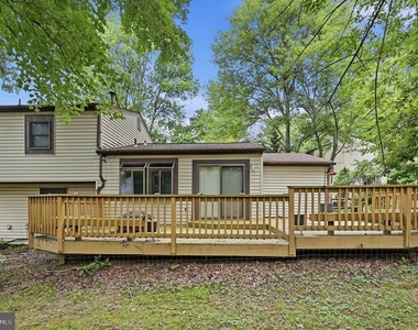 6251 Parallel Lane - Photo Thumbnail 22