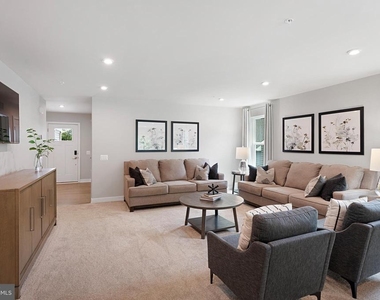 4771 Naples Avenue - Photo Thumbnail 3