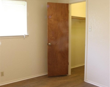 803 Kimberly St - Photo Thumbnail 9