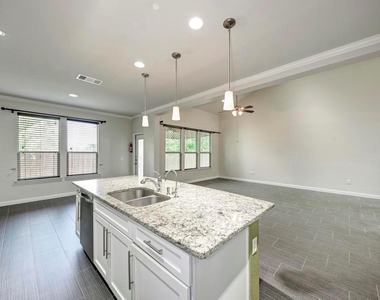 10617 Portico Ln - Photo Thumbnail 9