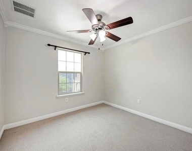 10617 Portico Ln - Photo Thumbnail 18
