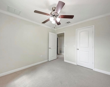 10617 Portico Ln - Photo Thumbnail 22