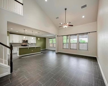 10617 Portico Ln - Photo Thumbnail 3