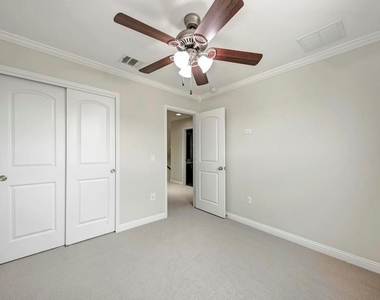 10617 Portico Ln - Photo Thumbnail 19