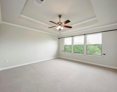 10617 Portico Ln - Photo Thumbnail 13
