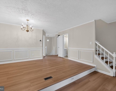 55 Oak Crest Court - Photo Thumbnail 13