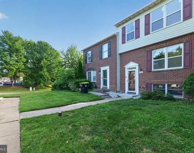 55 Oak Crest Court - Photo Thumbnail 2