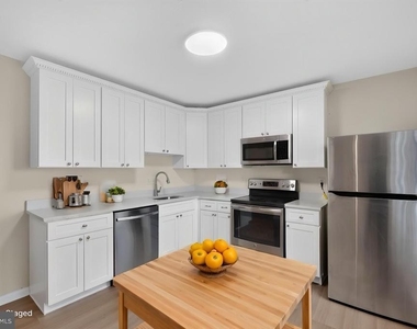 55 Oak Crest Court - Photo Thumbnail 3