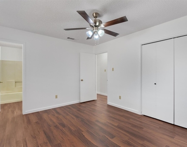 12900 Hymeadow Dr - Photo Thumbnail 10