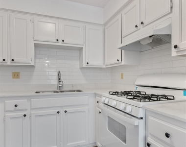 12900 Hymeadow Dr - Photo Thumbnail 7