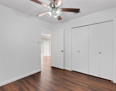 12900 Hymeadow Dr - Photo Thumbnail 14