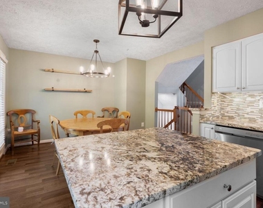 114 Paden Court - Photo Thumbnail 6