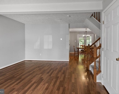 114 Paden Court - Photo Thumbnail 3