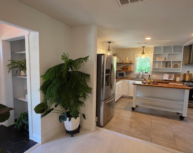 2802 De Soto Dr - Photo Thumbnail 3