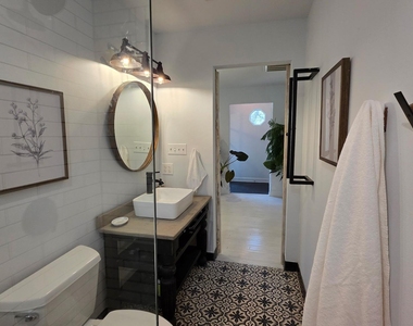 2802 De Soto Dr - Photo Thumbnail 10