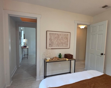 2802 De Soto Dr - Photo Thumbnail 13