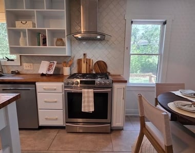 2802 De Soto Dr - Photo Thumbnail 6