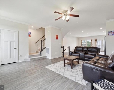 6070 Fallfish Court - Photo Thumbnail 14