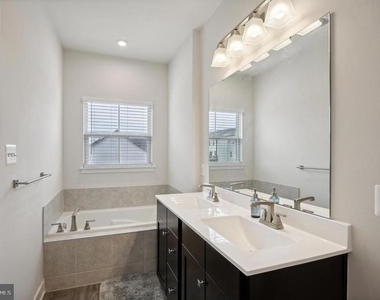 6070 Fallfish Court - Photo Thumbnail 20