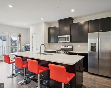 6070 Fallfish Court - Photo Thumbnail 6