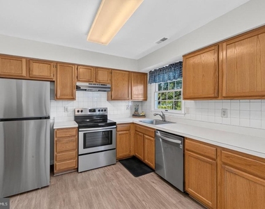 6581 Willard Horine Court - Photo Thumbnail 4