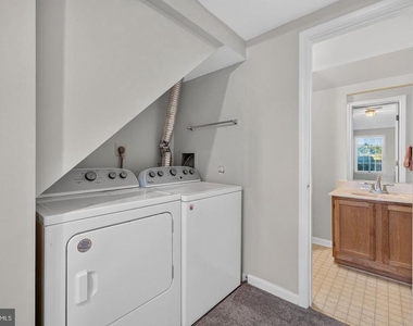 6581 Willard Horine Court - Photo Thumbnail 8