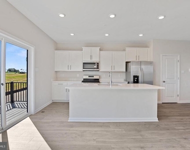 418 Carroll Walk Ave - Photo Thumbnail 3