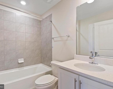 418 Carroll Walk Ave - Photo Thumbnail 11
