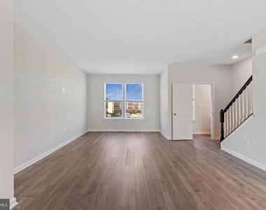 418 Carroll Walk Ave - Photo Thumbnail 6