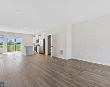 418 Carroll Walk Ave - Photo Thumbnail 4