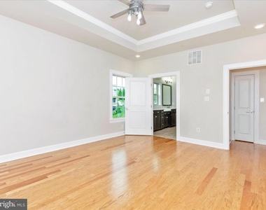 3838 Fulham Road - Photo Thumbnail 16