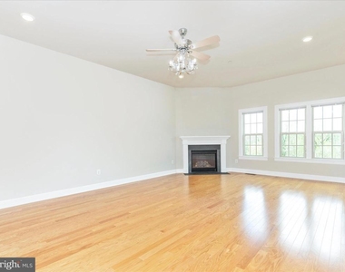 3838 Fulham Road - Photo Thumbnail 12