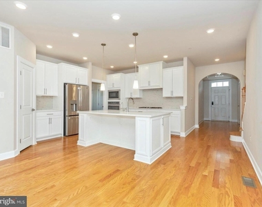 3838 Fulham Road - Photo Thumbnail 4