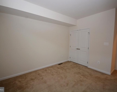5942 Leben Drive - Photo Thumbnail 21