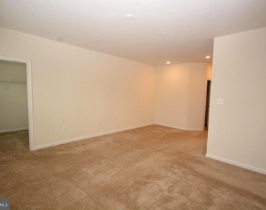 5942 Leben Drive - Photo Thumbnail 13