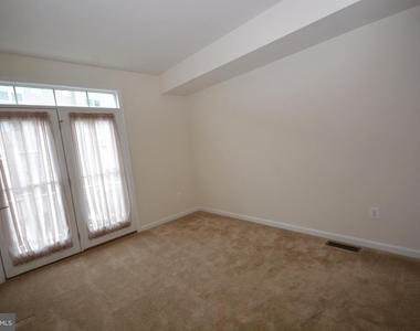 5942 Leben Drive - Photo Thumbnail 20