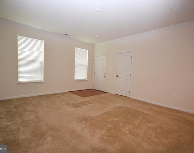 5942 Leben Drive - Photo Thumbnail 8