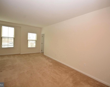 5942 Leben Drive - Photo Thumbnail 12