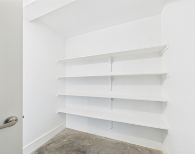 6204 Langham St - Photo Thumbnail 9