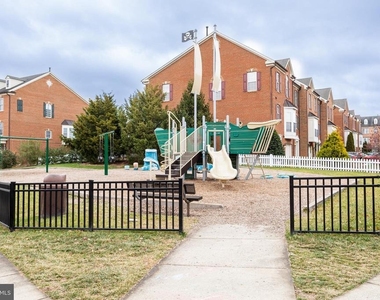 9314 Penrose Street - Photo Thumbnail 37