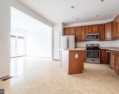 9314 Penrose Street - Photo Thumbnail 9
