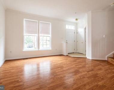 9314 Penrose Street - Photo Thumbnail 3