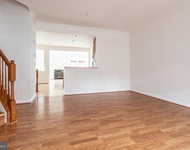 9314 Penrose Street - Photo Thumbnail 5