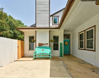 3012 Rochelle Dr - Photo Thumbnail 2