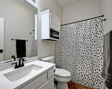 3012 Rochelle Dr - Photo Thumbnail 17