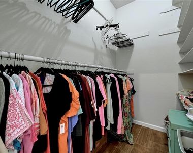 3012 Rochelle Dr - Photo Thumbnail 14