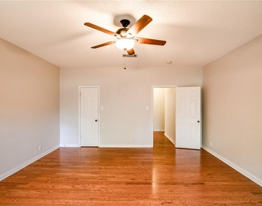 1706 Chino Cv - Photo Thumbnail 14