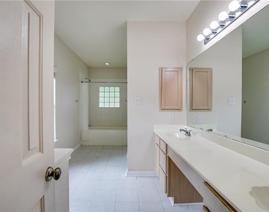 1706 Chino Cv - Photo Thumbnail 17